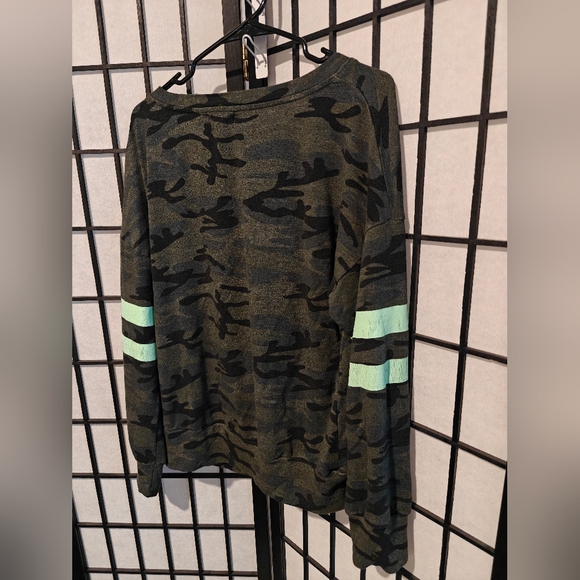 Sundry For Evereve Green Camo Pullover Drop Sleeve Sweatshirt With Mint Stripes - Picture 7 of 11